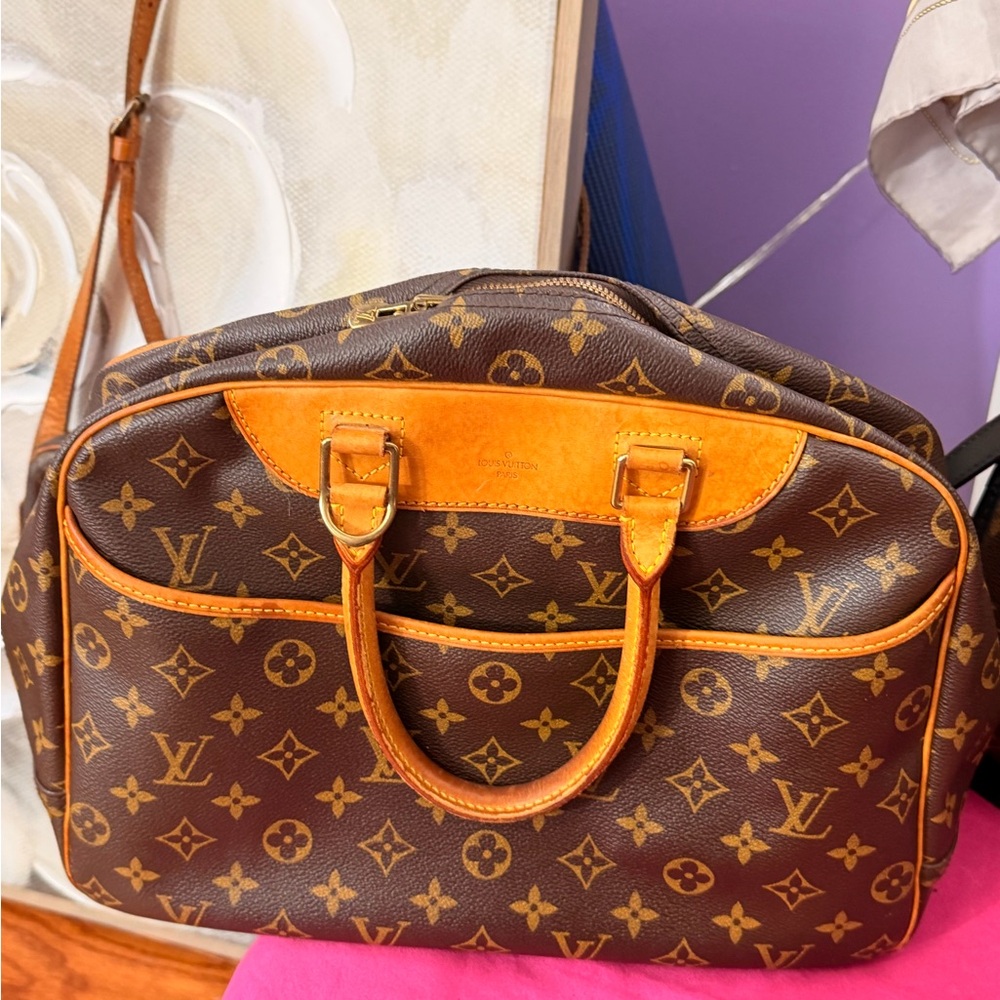 EXCELLENT NO CALL OUTS AUTHENTIC Louis Vuitton Deuville Leather HAND BAG - Picture 2 of 16